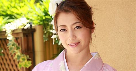 Maki Hojo Archives .
